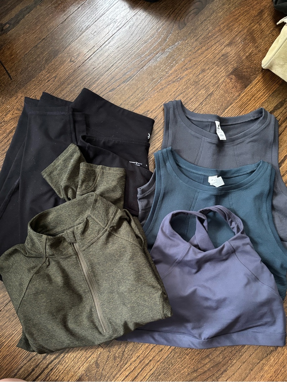Mixed Activewear Set in Black, Olive, Slate Blue